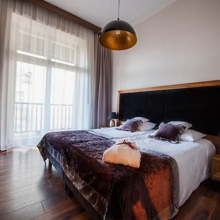 Apartahotel Topolowa 3*