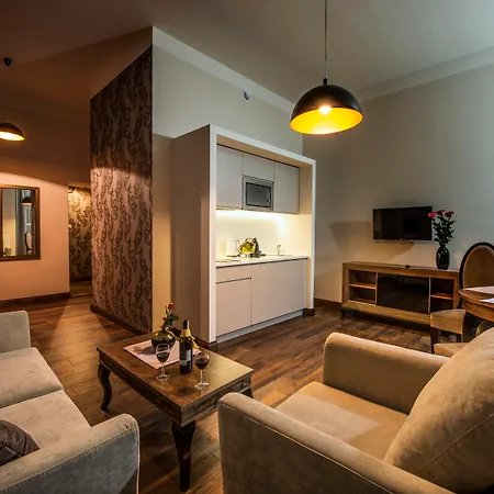 Apartahotel Topolowa 3*