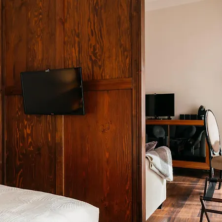 Apartahotel Topolowa 3*